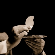 sacerdote cura